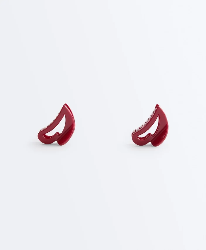 2 barrettes en forme de cœur pour les accessoires cheveux 2 barrettes en forme de cœur pour les accessoires cheveux