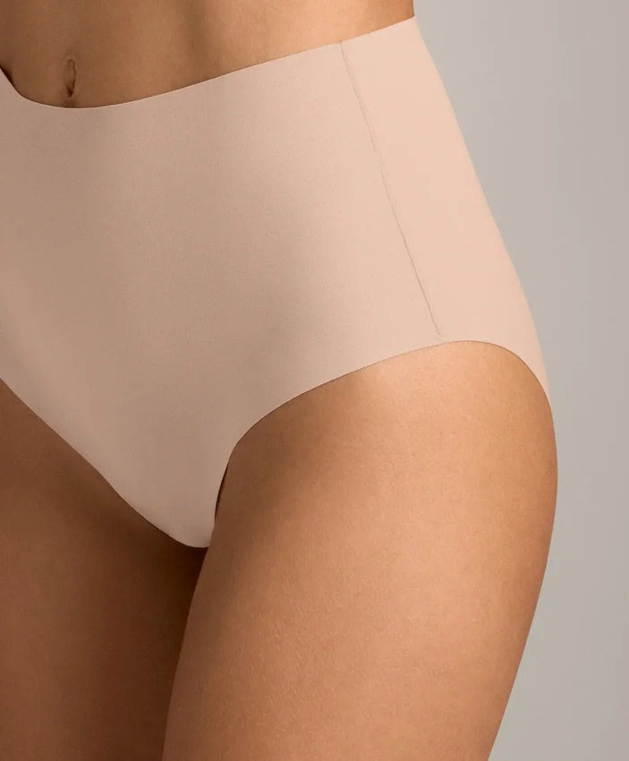 2 culottes classiques taille moyenne invisibles en mélange de polyamide 2 culottes classiques taille moyenne invisibles en mélange de polyamide