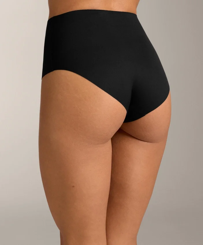2 culottes classiques taille moyenne invisibles en mélange de polyamide 2 culottes classiques taille moyenne invisibles en mélange de polyamide