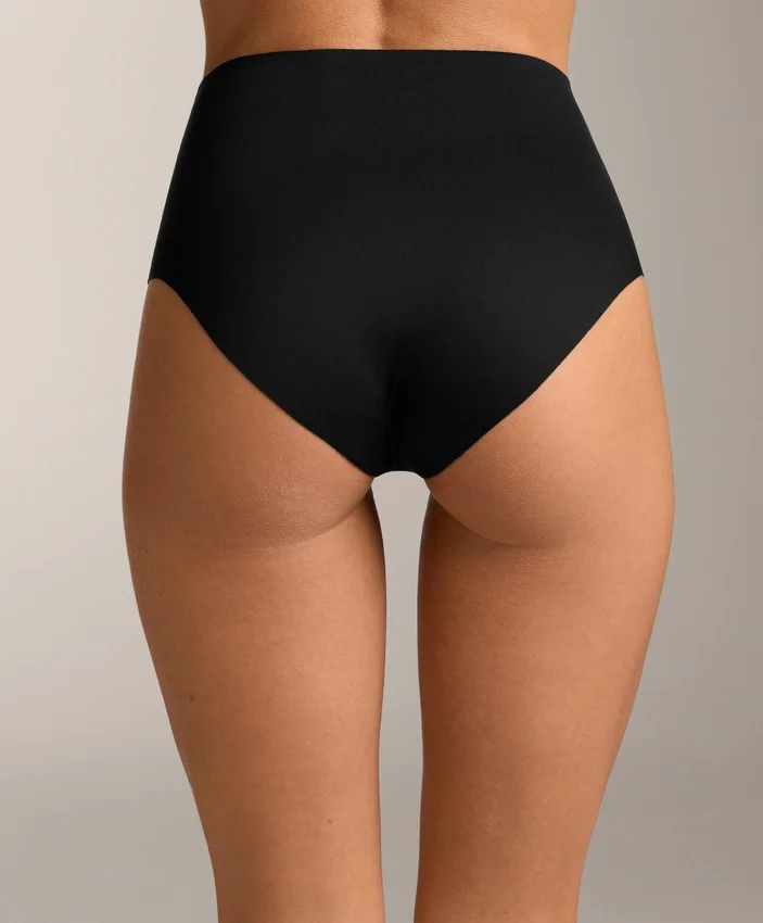 2 culottes classiques taille moyenne invisibles en mélange de polyamide 2 culottes classiques taille moyenne invisibles en mélange de polyamide