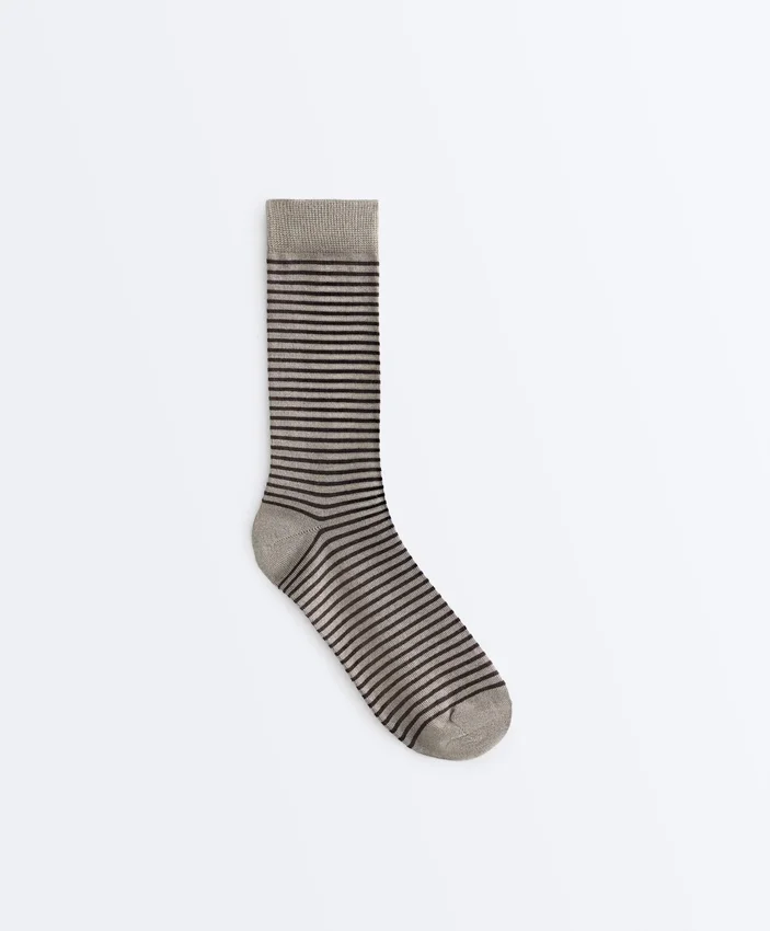 2 paires de chaussettes classiques 55 % modal, 10 % cachemire 2 paires de chaussettes classiques 55 % modal, 10 % cachemire