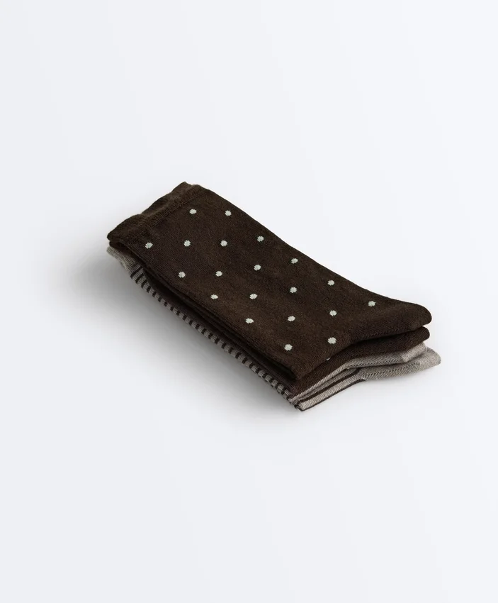 2 paires de chaussettes classiques 55 % modal, 10 % cachemire 2 paires de chaussettes classiques 55 % modal, 10 % cachemire