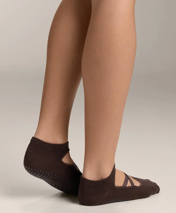 2 paires de chaussettes de yoga et de Pilates en coton mélangé avec bandes croisées 2 paires de chaussettes de yoga et de Pilates en coton mélangé avec bandes croisées