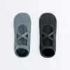 2 paires de chaussettes de yoga et de Pilates en coton mélangé avec sangles croisées 2 paires de chaussettes de yoga et de Pilates en coton mélangé avec sangles croisées