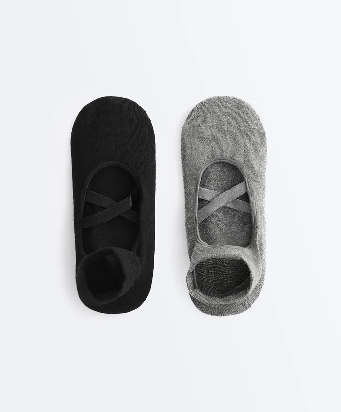 2 paires de chaussettes de yoga et de Pilates en coton mélangé avec sangles croisées 2 paires de chaussettes de yoga et de Pilates en coton mélangé avec sangles croisées