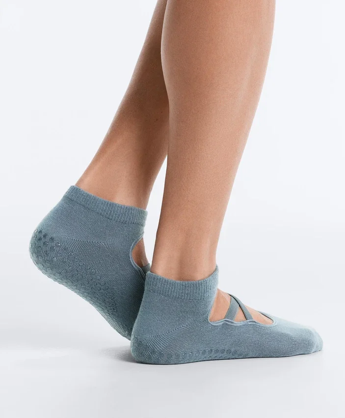 2 paires de chaussettes de yoga et de Pilates en coton mélangé avec sangles croisées 2 paires de chaussettes de yoga et de Pilates en coton mélangé avec sangles croisées
