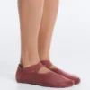 2 paires de chaussettes invisibles rembourrées en coton mélangé pour le yoga et le Pilates, avec bandes croisées 2 paires de chaussettes invisibles rembourrées en coton mélangé pour le yoga et le Pilates, avec bandes croisées