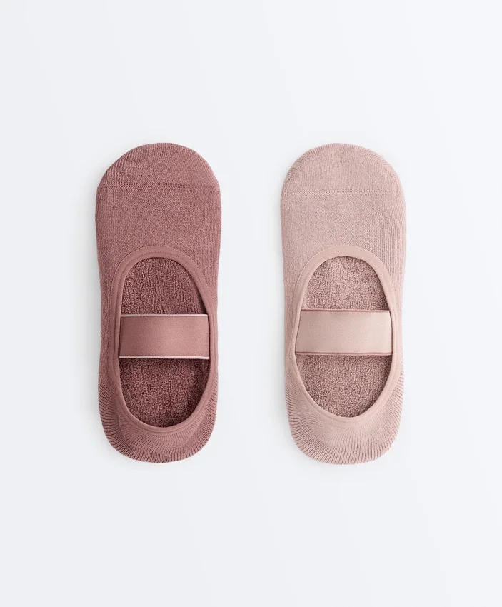 2 paires de chaussettes invisibles rembourrées en coton mélangé pour le yoga et le Pilates, avec large bande élastique 2 paires de chaussettes invisibles rembourrées en coton mélangé pour le yoga et le Pilates, avec large bande élastique