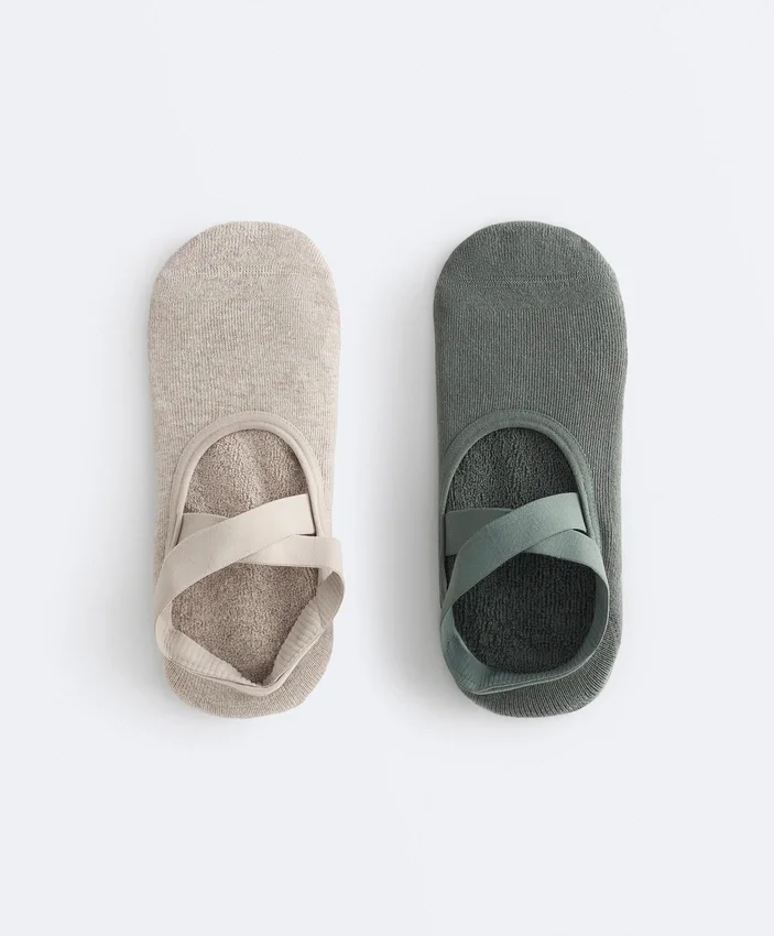 2 paires de chaussettes rembourrées en coton mélangé pour le yoga et le Pilates avec sangles croisées 2 paires de chaussettes rembourrées en coton mélangé pour le yoga et le Pilates avec sangles croisées