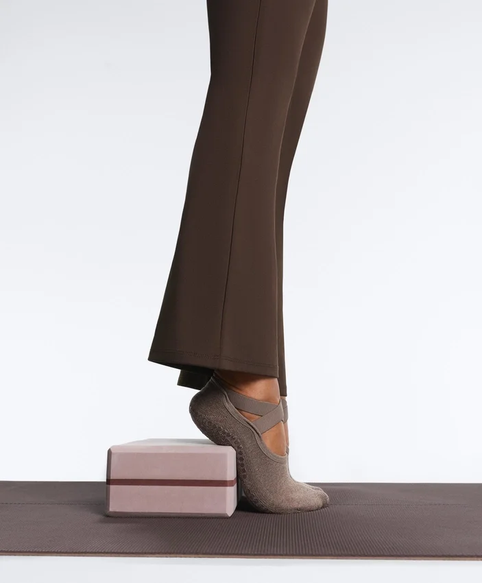 2 paires de chaussettes rembourrées en coton mélangé pour le yoga et le Pilates avec sangles croisées 2 paires de chaussettes rembourrées en coton mélangé pour le yoga et le Pilates avec sangles croisées