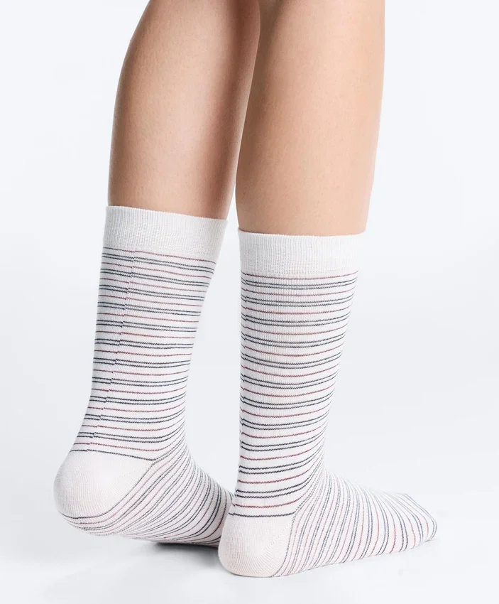 3 paires de chaussettes classiques en mélange de coton 3 paires de chaussettes classiques en mélange de coton