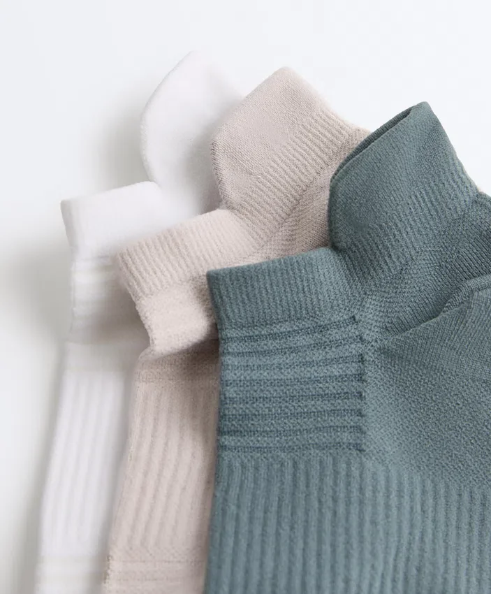 3 paires de chaussettes de sport en mélange de polyamide avec languette au talon 3 paires de chaussettes de sport en mélange de polyamide avec languette au talon