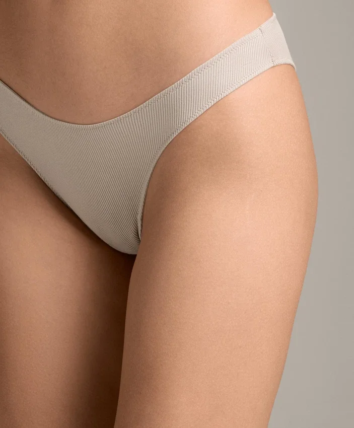 5 culottes brésiliennes en coton côtelé à coupe en U 5 culottes brésiliennes en coton côtelé à coupe en U