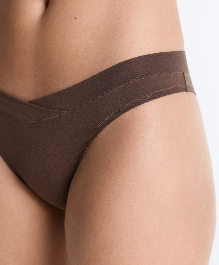 5 culottes brésiliennes en mélange de modal à découpe en V 5 culottes brésiliennes en mélange de modal à découpe en V