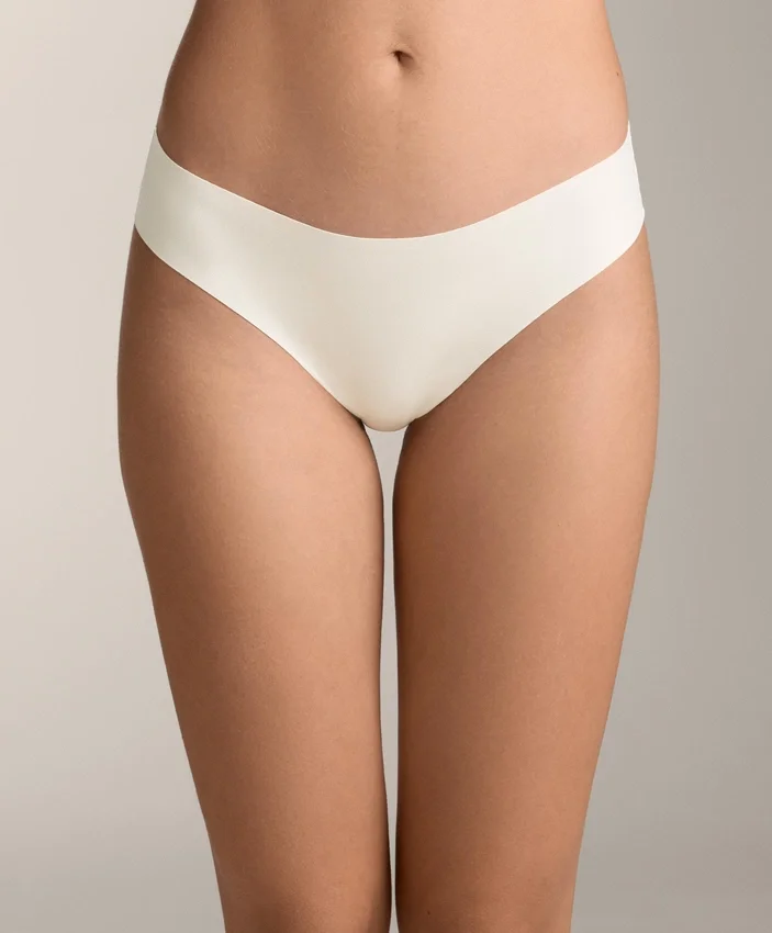 5 culottes brésiliennes en mélange de polyamide découpées au laser 5 culottes brésiliennes en mélange de polyamide découpées au laser
