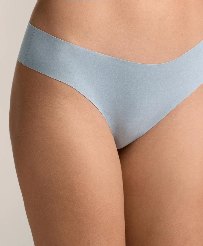 5 culottes brésiliennes en mélange de polyamide découpées au laser 5 culottes brésiliennes en mélange de polyamide découpées au laser
