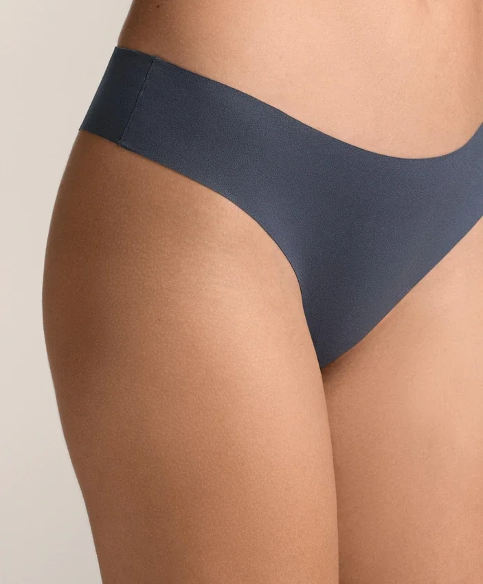 5 culottes brésiliennes en mélange de polyamide découpées au laser 5 culottes brésiliennes en mélange de polyamide découpées au laser