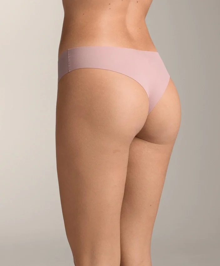 5 culottes brésiliennes en mélange de polyamide découpées au laser 5 culottes brésiliennes en mélange de polyamide découpées au laser