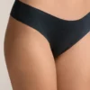 5 culottes brésiliennes en mélange de polyamide découpées au laser 5 culottes brésiliennes en mélange de polyamide découpées au laser