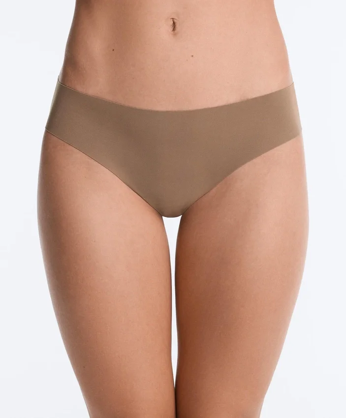 5 culottes brésiliennes invisibles en mélange de polyamide découpées au laser 5 culottes brésiliennes invisibles en mélange de polyamide découpées au laser