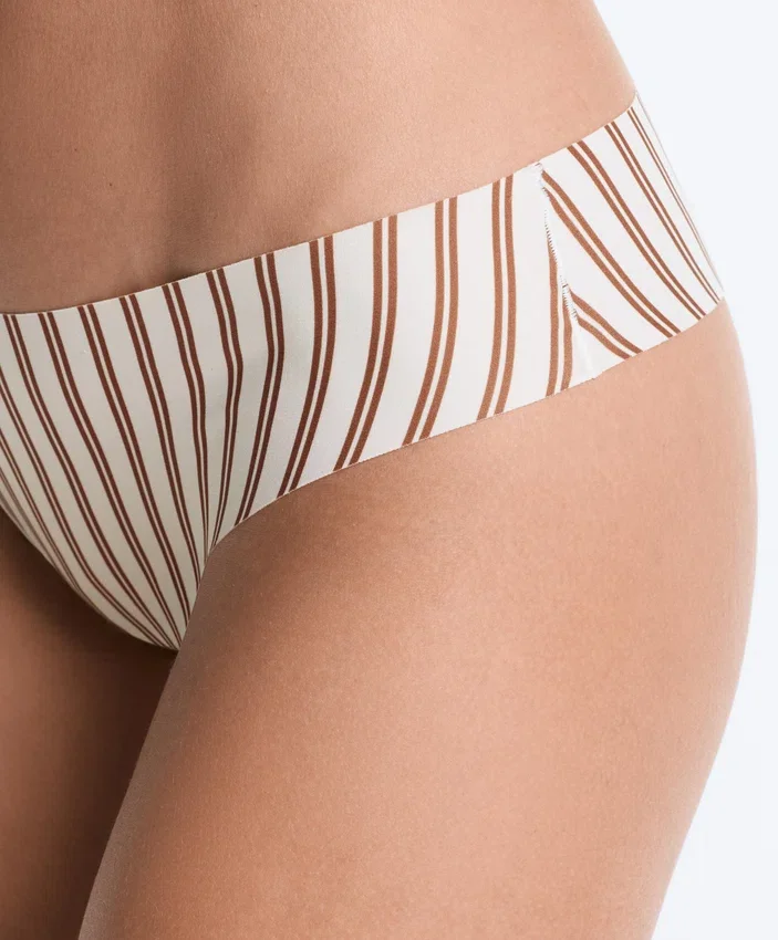 5 culottes brésiliennes invisibles en mélange de polyamide découpées au laser 5 culottes brésiliennes invisibles en mélange de polyamide découpées au laser