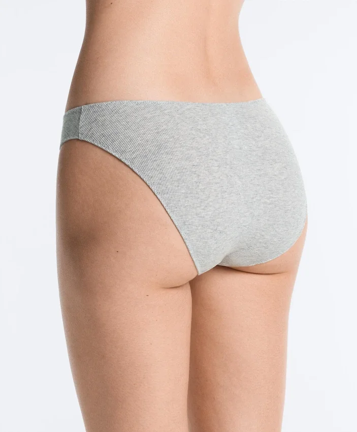 5 culottes classiques en coton côtelé à coupe en U 5 culottes classiques en coton côtelé à coupe en U