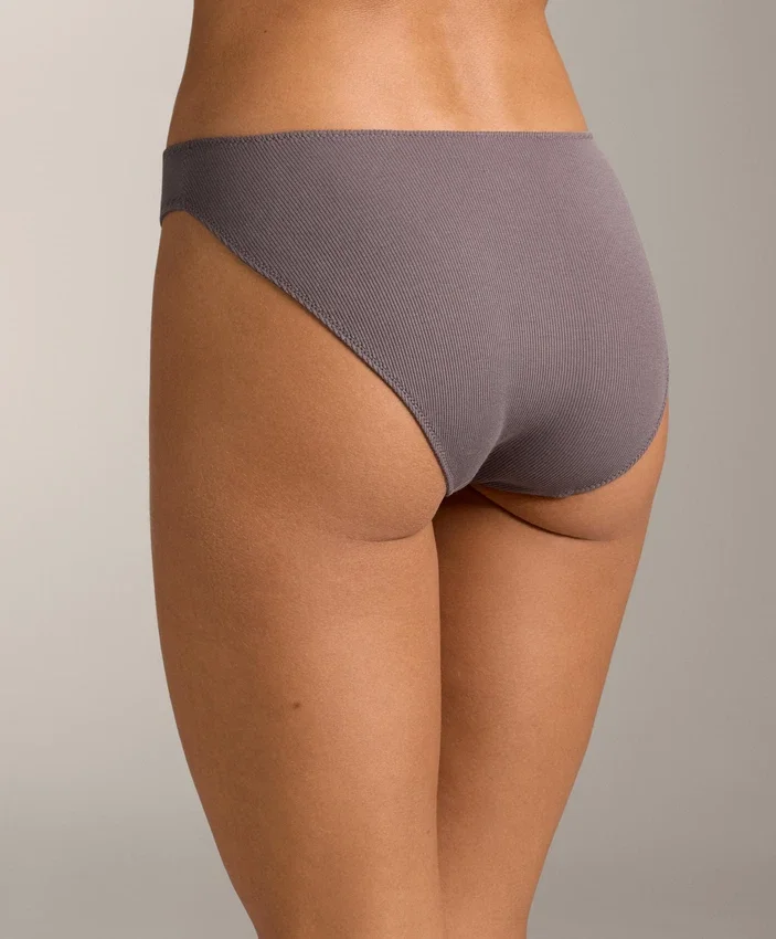 5 culottes classiques en coton côtelé à coupe en U 5 culottes classiques en coton côtelé à coupe en U