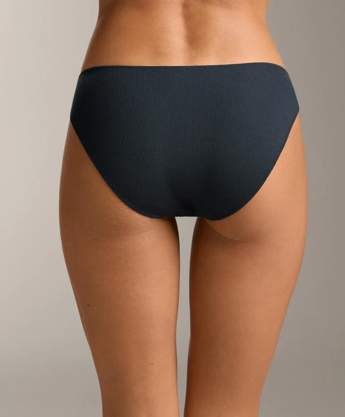 5 culottes classiques en coton côtelé à coupe en U 5 culottes classiques en coton côtelé à coupe en U