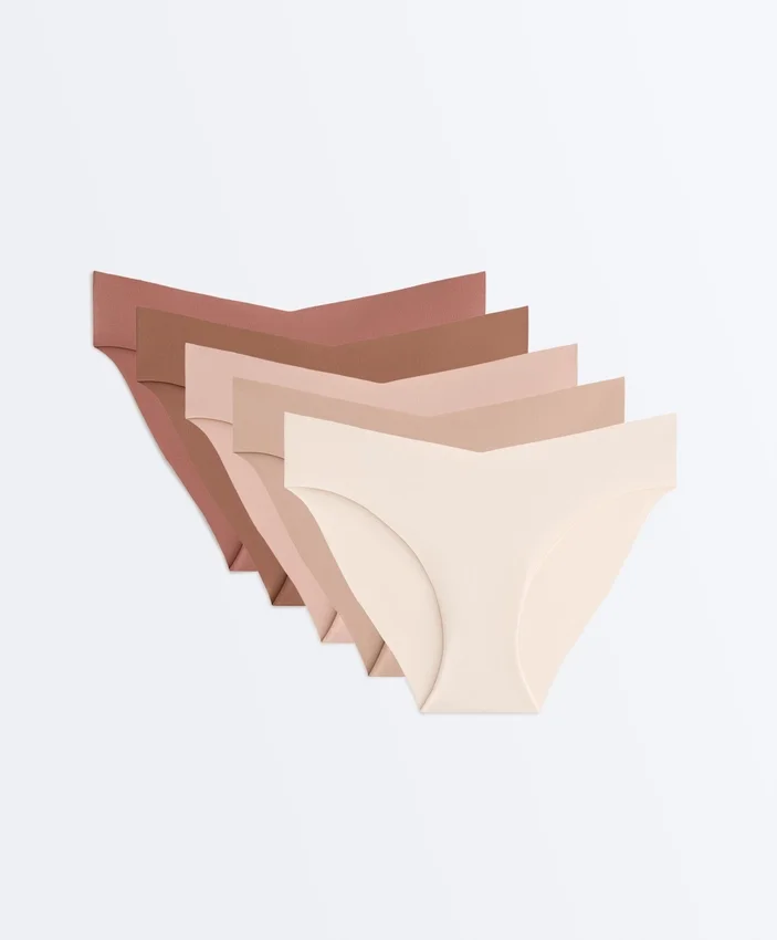 5 culottes classiques en mélange de polyamide invisible Pantone™ à coupe en V 5 culottes classiques en mélange de polyamide invisible Pantone™ à coupe en V