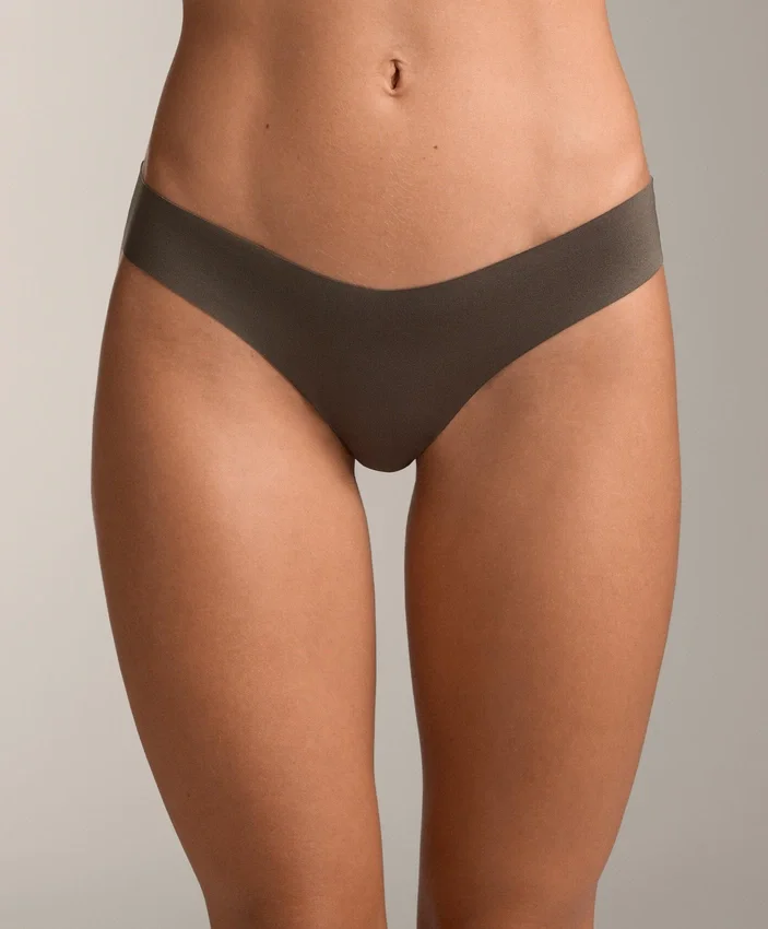 5 culottes classiques invisibles en mélange de polyamide avec coupe en V 5 culottes classiques invisibles en mélange de polyamide avec coupe en V