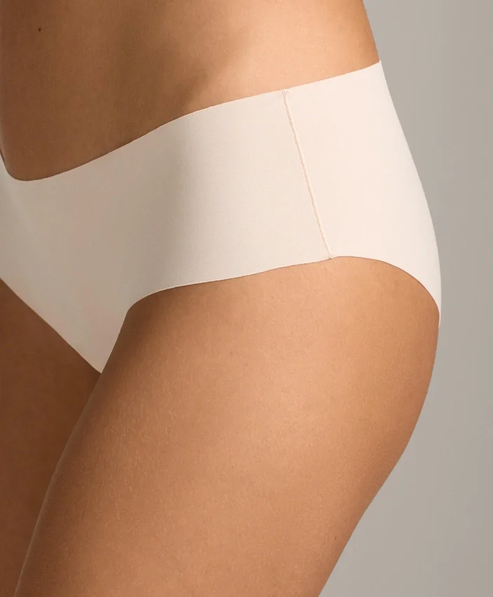 5 culottes taille basse invisibles en mélange de polyamide Pantone™ 5 culottes taille basse invisibles en mélange de polyamide Pantone™