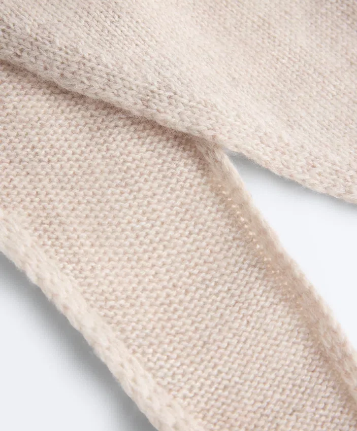 Bandanas en tricot 90 % laine, 10 % cachemire Bandanas en tricot 90 % laine, 10 % cachemire
