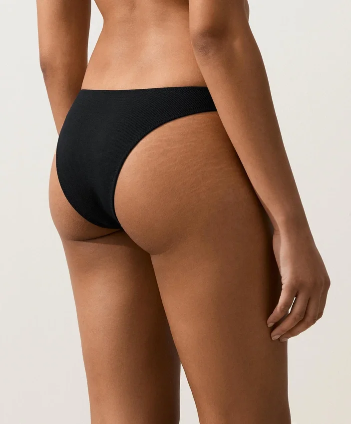 Bas de bikini à coupe en U en piqué, couverture moyenne Bas de bikini à coupe en U en piqué, couverture moyenne