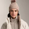 Chapeau en maille mélangée laine avec pompon Chapeau en maille mélangée laine avec pompon