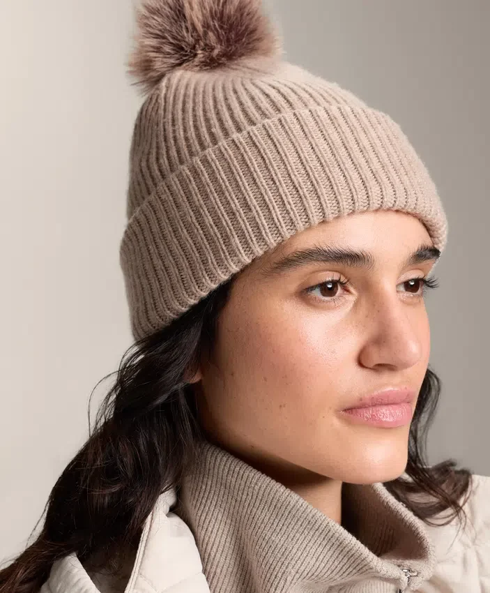 Chapeau en maille mélangée laine avec pompon Chapeau en maille mélangée laine avec pompon