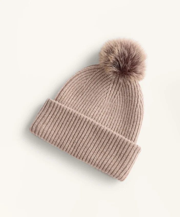 Chapeau en maille mélangée laine avec pompon Chapeau en maille mélangée laine avec pompon