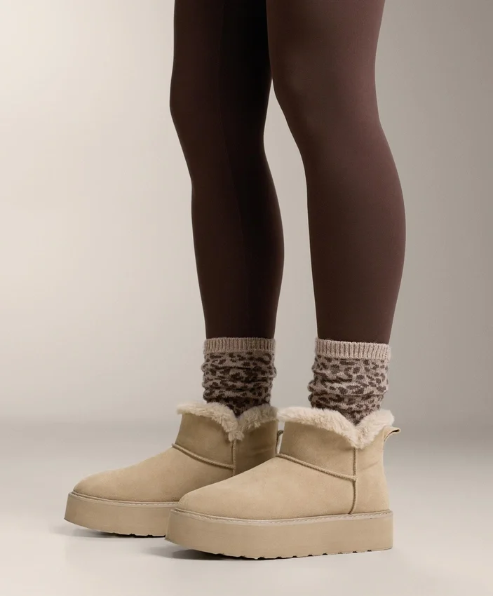 Chaussettes classiques en 19 % cachemire et 12 % laine Chaussettes classiques en 19 % cachemire et 12 % laine