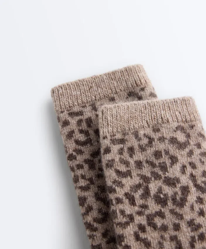 Chaussettes classiques en 19 % cachemire et 12 % laine Chaussettes classiques en 19 % cachemire et 12 % laine