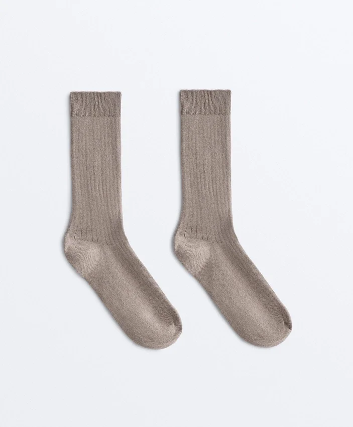 Chaussettes classiques en mélange de modal avec 13 % de cachemire Chaussettes classiques en mélange de modal avec 13 % de cachemire