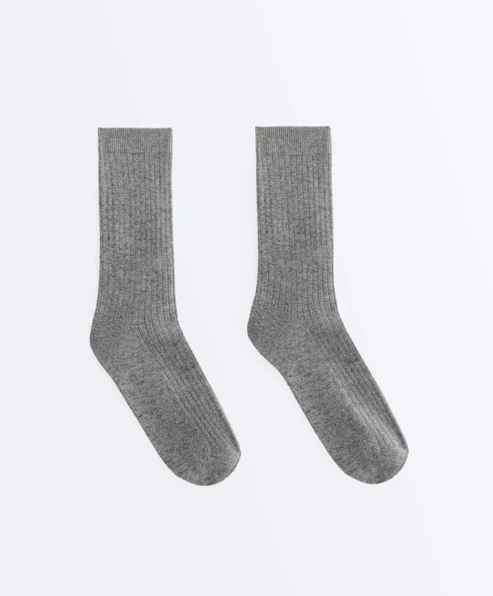 Chaussettes classiques en mélange de modal avec 13 % de cachemire Chaussettes classiques en mélange de modal avec 13 % de cachemire
