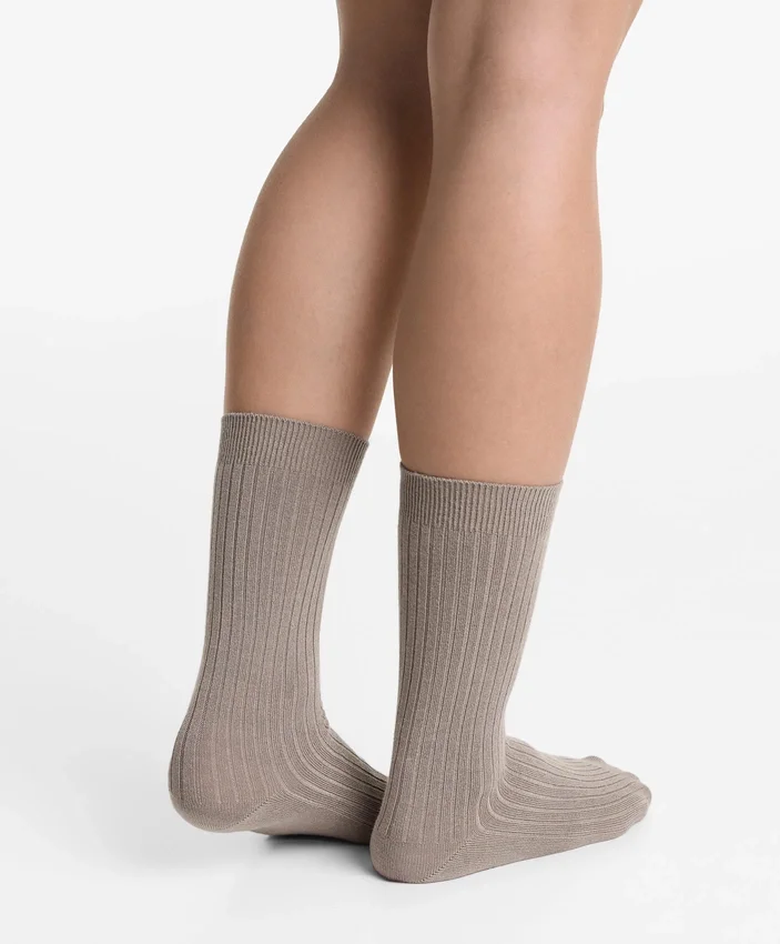 Chaussettes classiques en mélange de modal avec 13 % de cachemire Chaussettes classiques en mélange de modal avec 13 % de cachemire