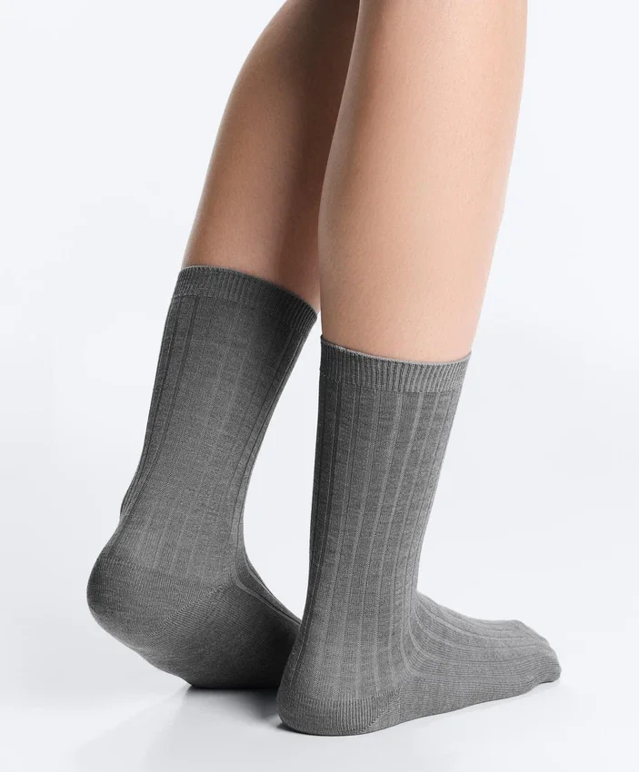 Chaussettes classiques en mélange de soie à côtes Chaussettes classiques en mélange de soie à côtes