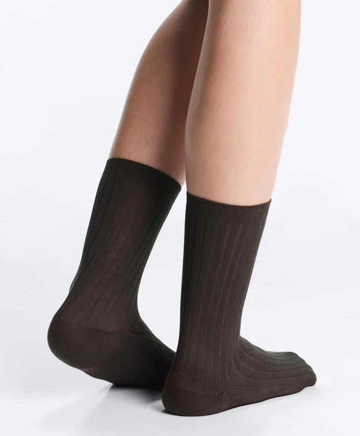 Chaussettes classiques en mélange de soie à côtes Chaussettes classiques en mélange de soie à côtes