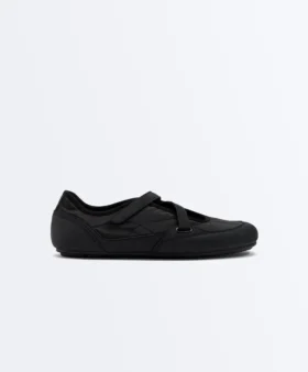 Chaussures plates de sport en nylon