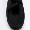 Chaussures plates de sport en nylon
