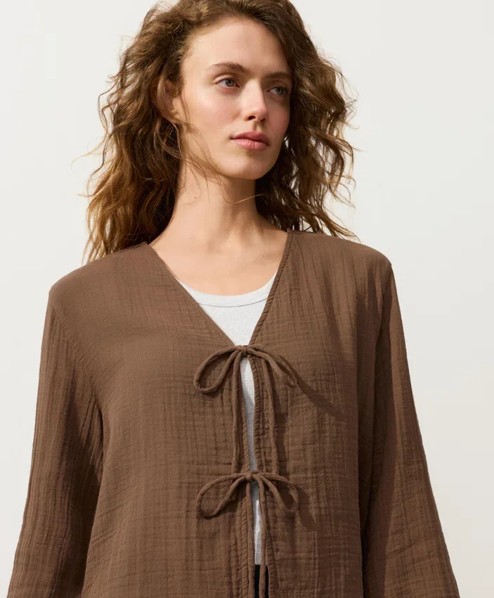 Chemise à manches longues avec liens, 100 % coton Chemise à manches longues avec liens, 100 % coton