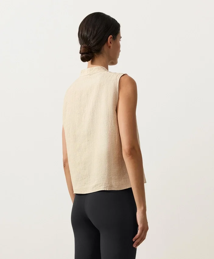 Chemise sans manches 100 % lin à col montant et boutons Chemise sans manches 100 % lin à col montant et boutons
