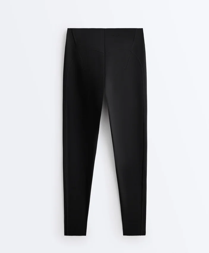 Compressive Leggings avec taille haute qui remontent jusqu’aux chevilles Compressive Leggings avec taille haute qui remontent jusqu’aux chevilles