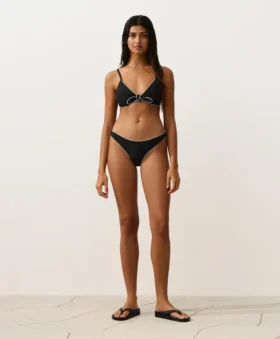 Culotte de bain à couverture moyenne avec découpe en U et passepoil