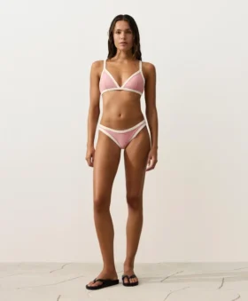 Culotte de bikini à coupe en U et couverture moyenne avec bordure contrastée Culotte de bikini à coupe en U et couverture moyenne avec bordure contrastée